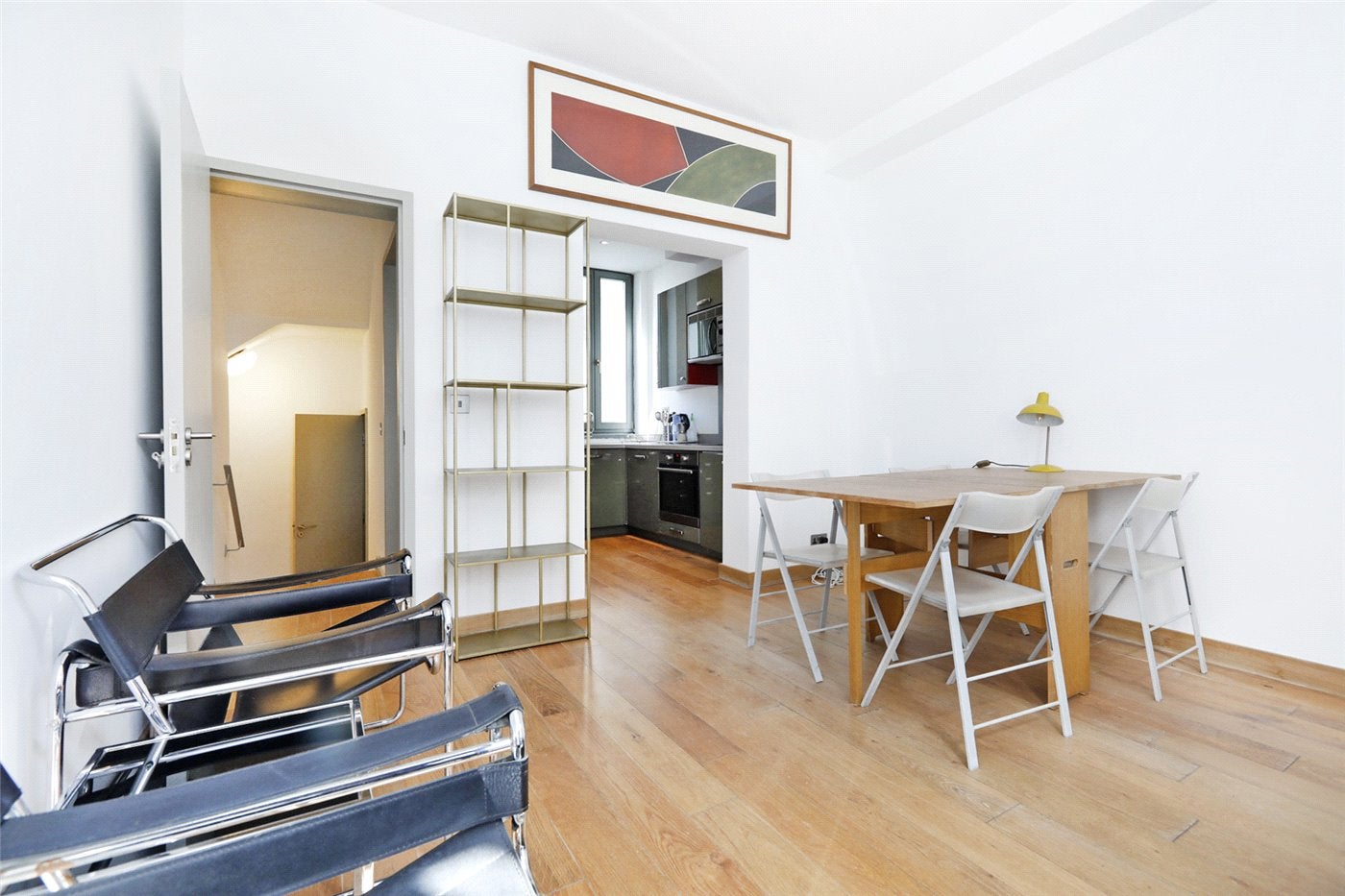 Flat Hanway Place in Greater London