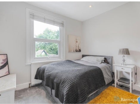 Room Stonard Road in Greater London