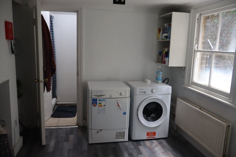 Room Winthorpe Road in Greater London
