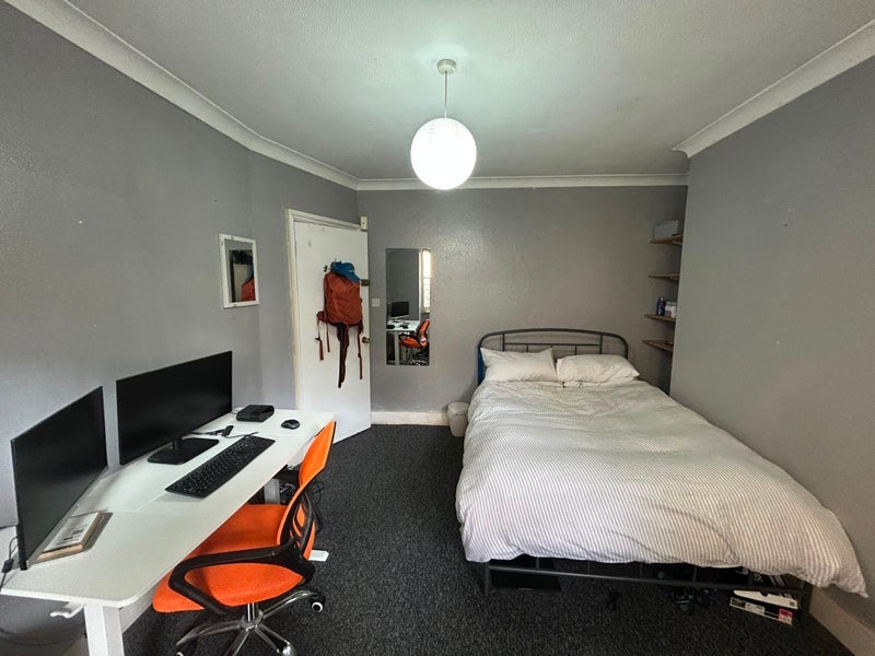 Room Winthorpe Road in Greater London
