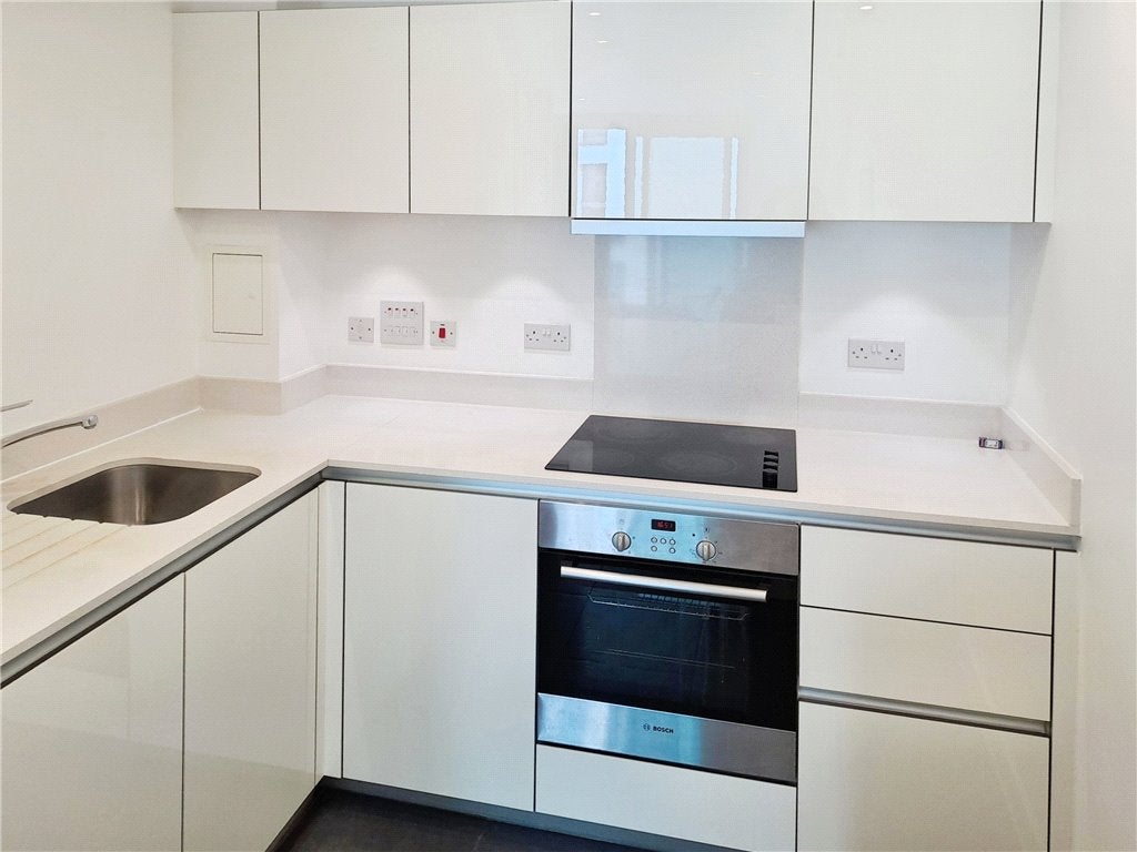 Flat Saffron Square in Greater London
