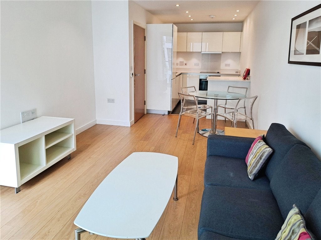 Flat Saffron Square in Greater London