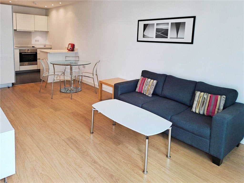 Flat Saffron Square in Greater London