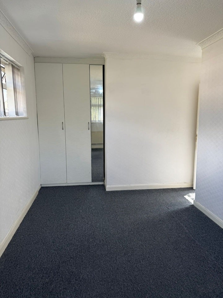 House Tenby Close in Greater London