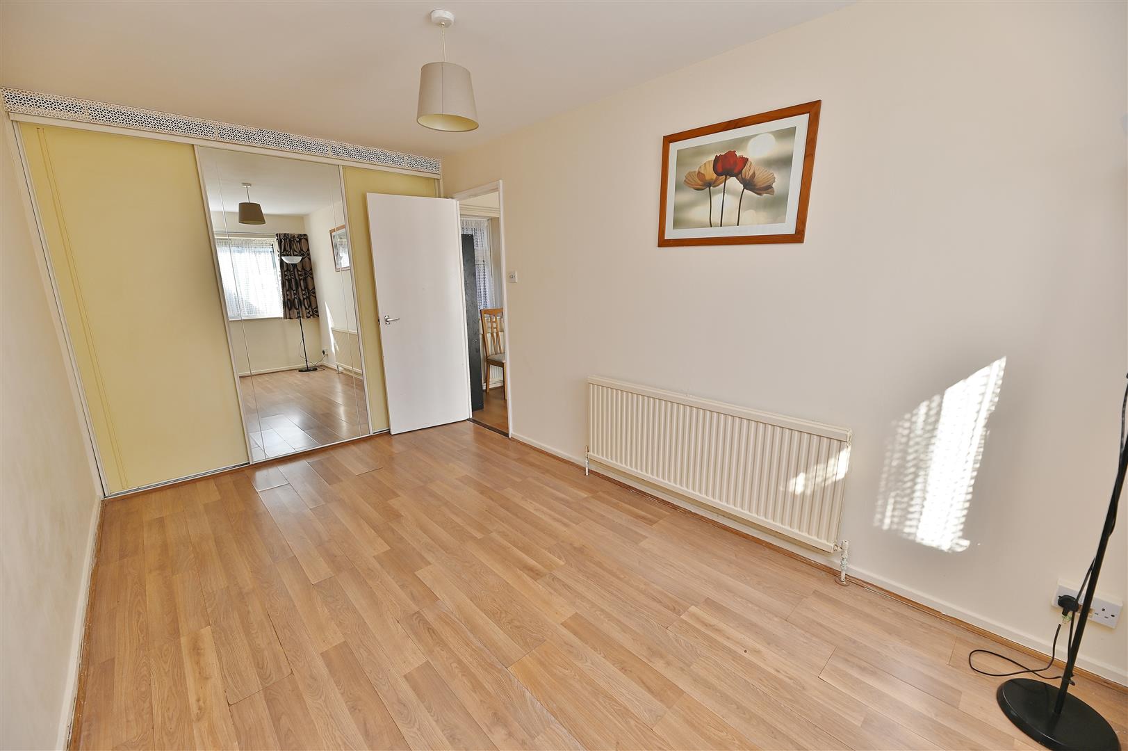 Room Mulberry Way in Greater London