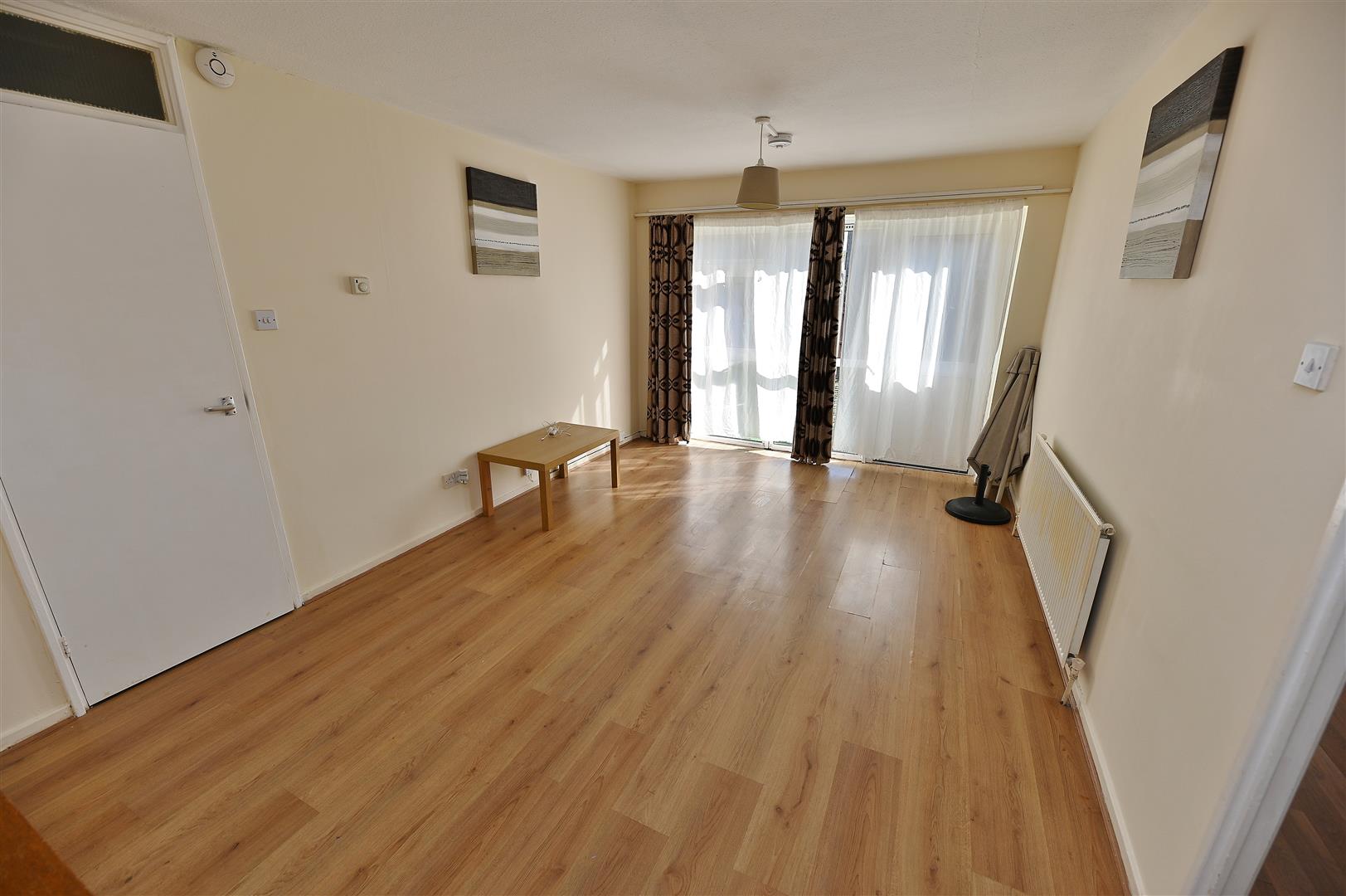 Room Mulberry Way in Greater London