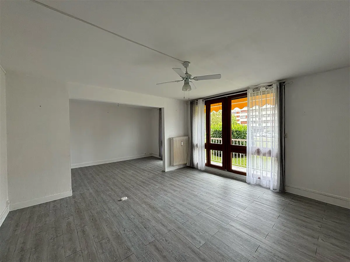 Flat Rue Jules Verne in Sens