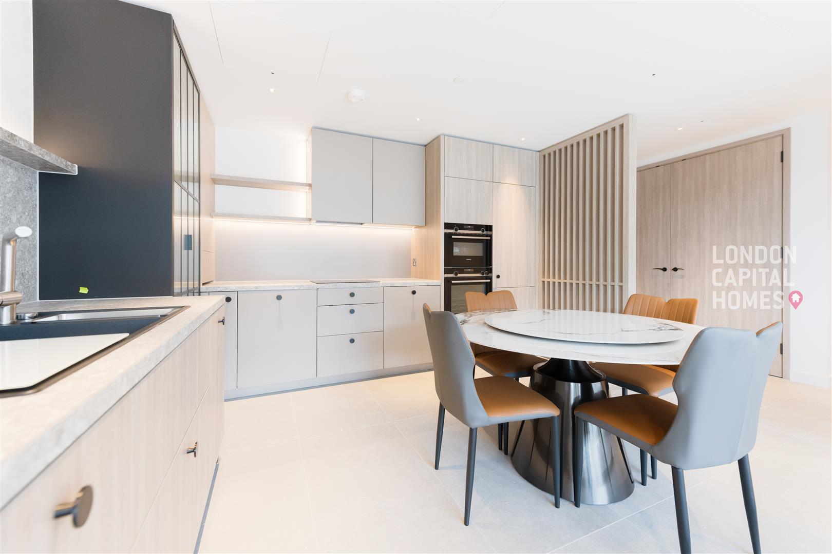 Flat Lewis Cubitt Walk in Greater London