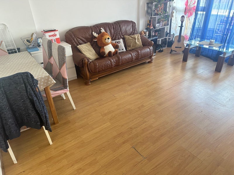 Room Westferry Road in Greater London