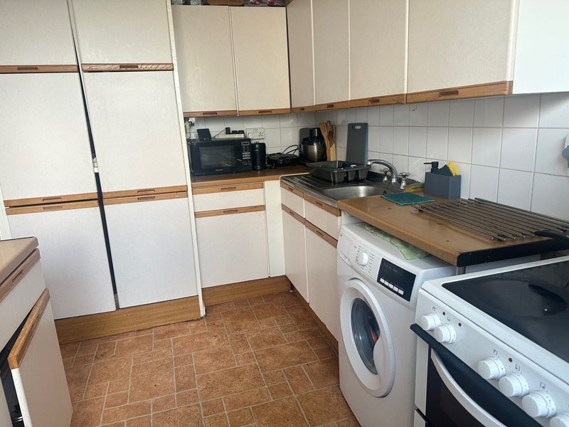 Room Westferry Road in Greater London