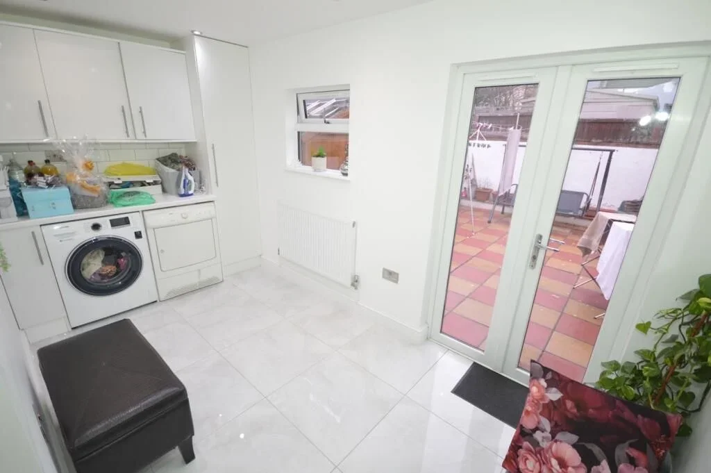 Room Walton Road in Greater London