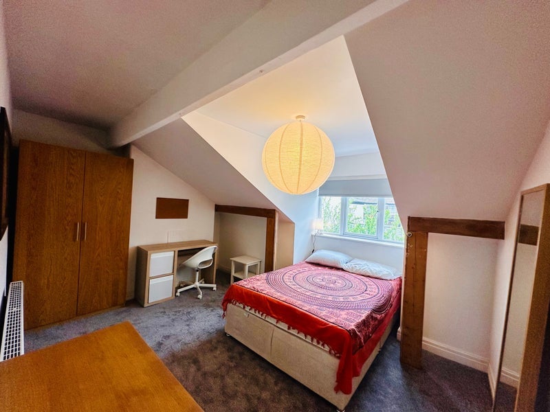 Room Hawthorn Mount in Leeds