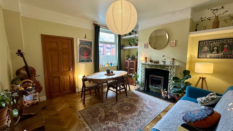 Room Hawthorn Mount in Leeds