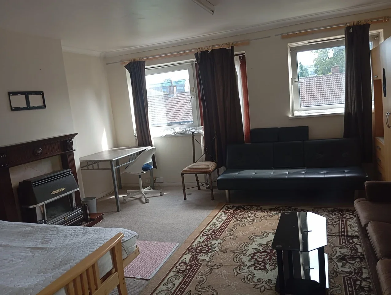 Flat Alma Street in Greater London