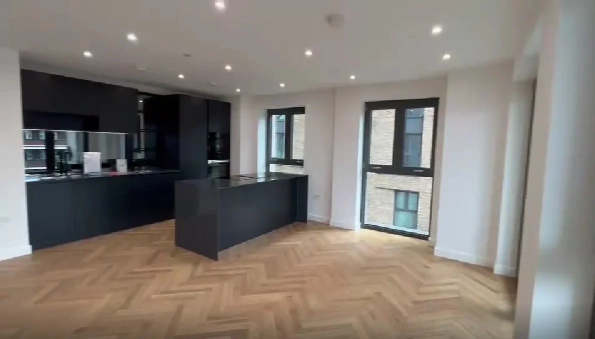 Flat Seven Sisters Road in Greater London