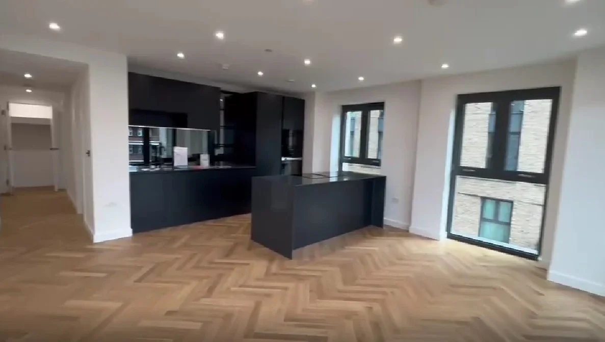Flat Seven Sisters Road in Greater London
