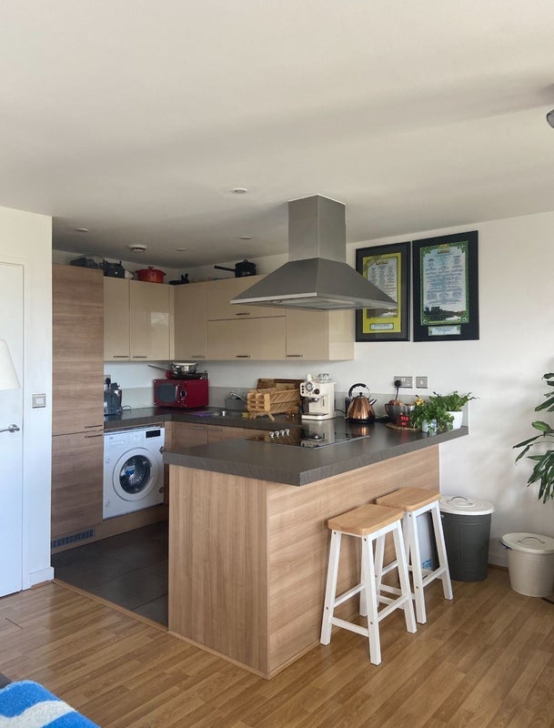 Room Homerton Road in Greater London