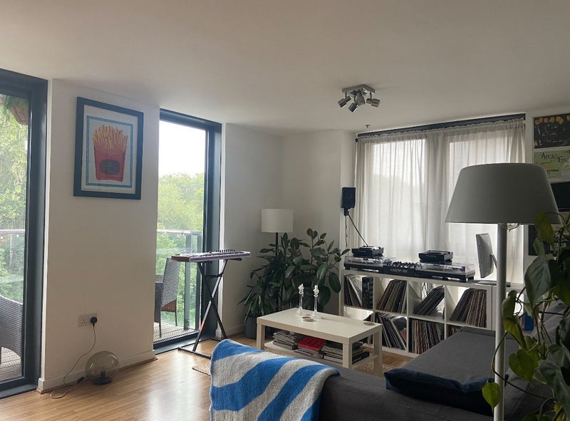 Room Homerton Road in Greater London