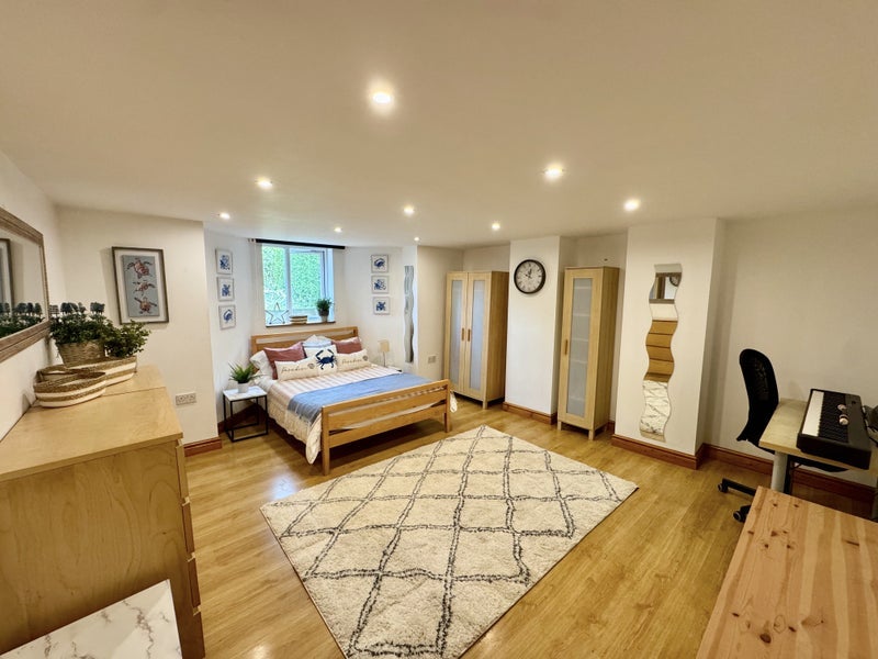 Room Grove Lane in Leeds