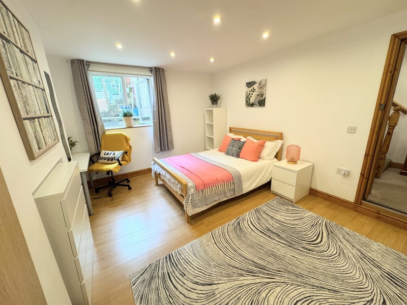 Room Grove Lane in Leeds