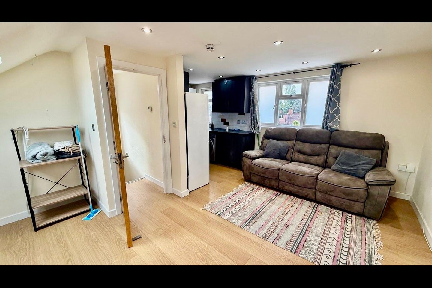 Flat Southdown Crescent in Greater London