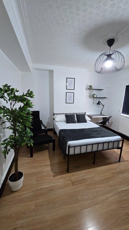 Room Stothard Street in Greater London