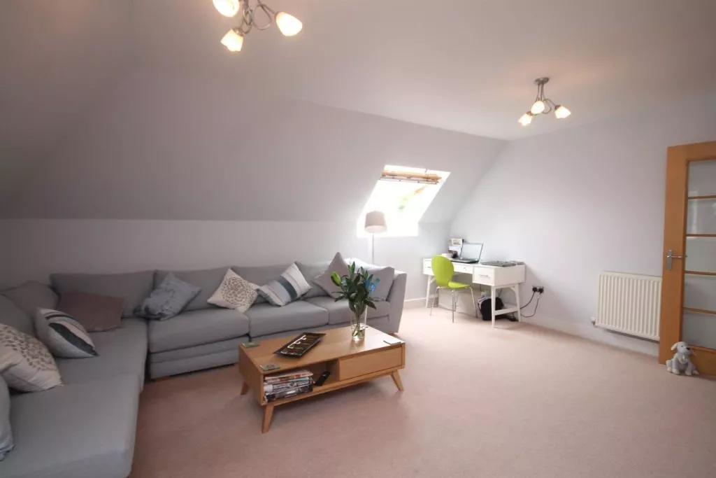 Flat Tregarthen Place in Mole Valley