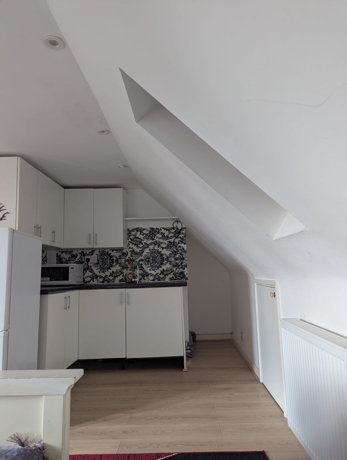 Room Burnside Road in Greater London