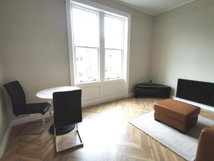 Flat Lambton Road in Newcastle upon Tyne