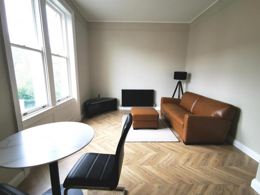 Flat Lambton Road in Newcastle upon Tyne