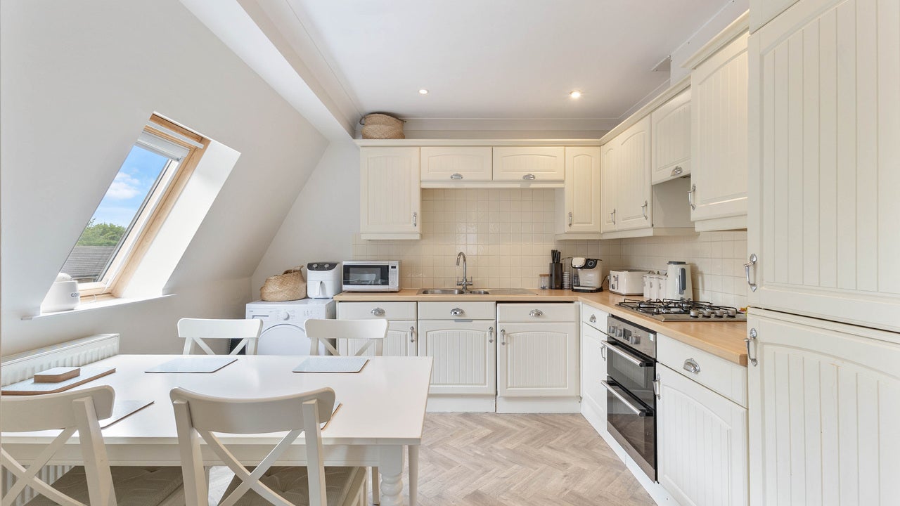 Flat Walton Lane in Wakefield