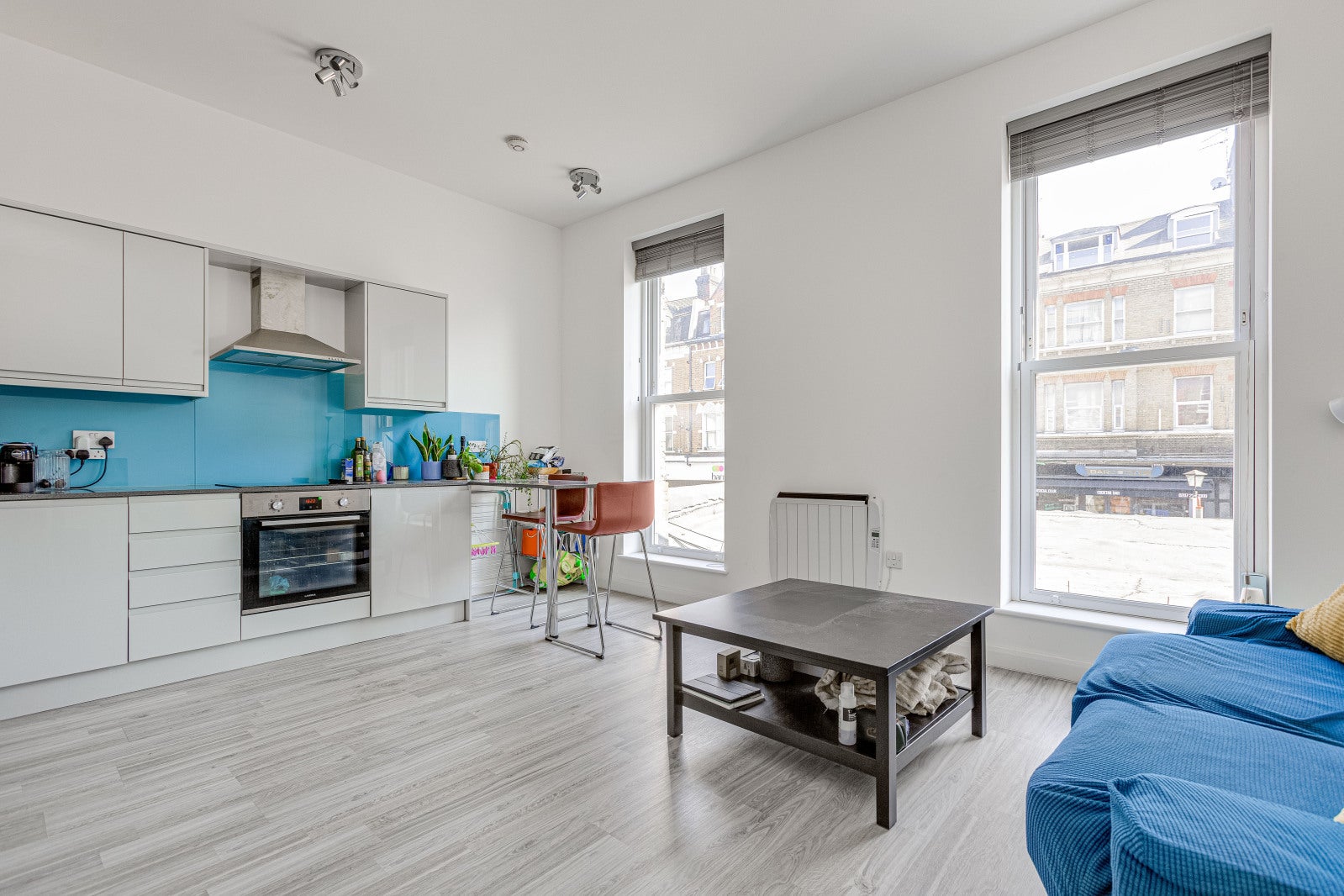 Flat Dorothy Road in Greater London