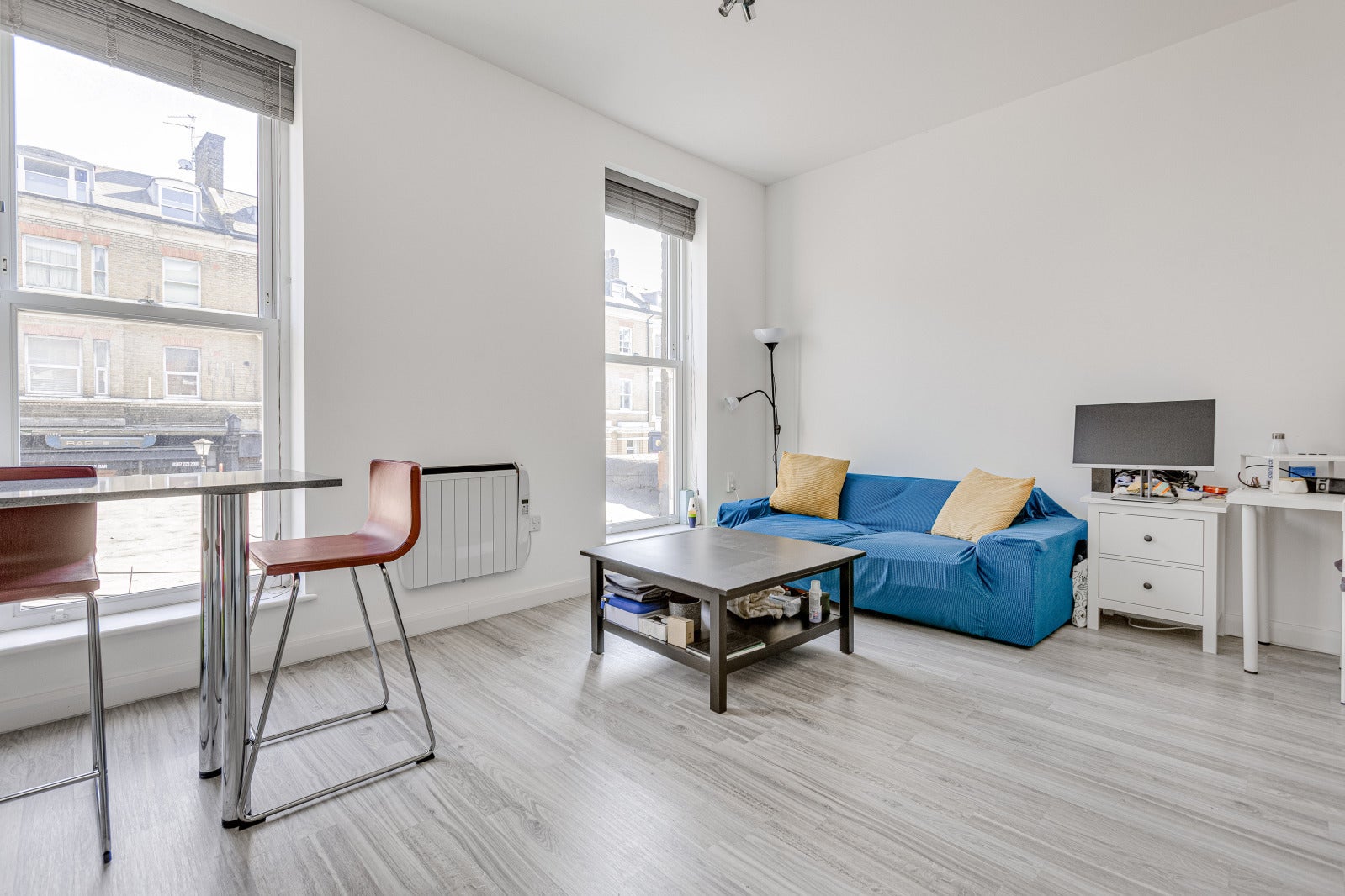Flat Dorothy Road in Greater London