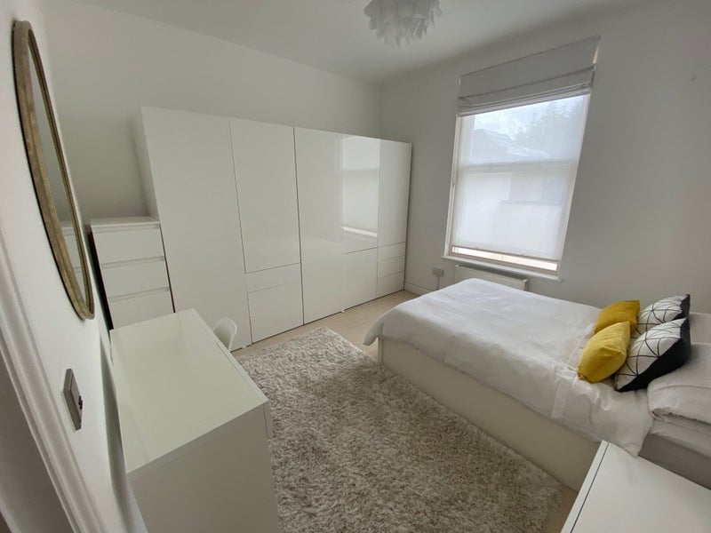 Room Brodrick Road in Greater London