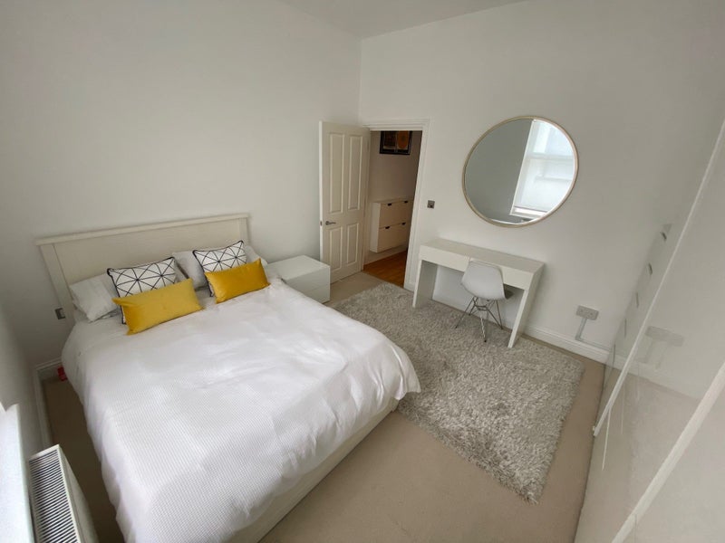 Room Brodrick Road in Greater London