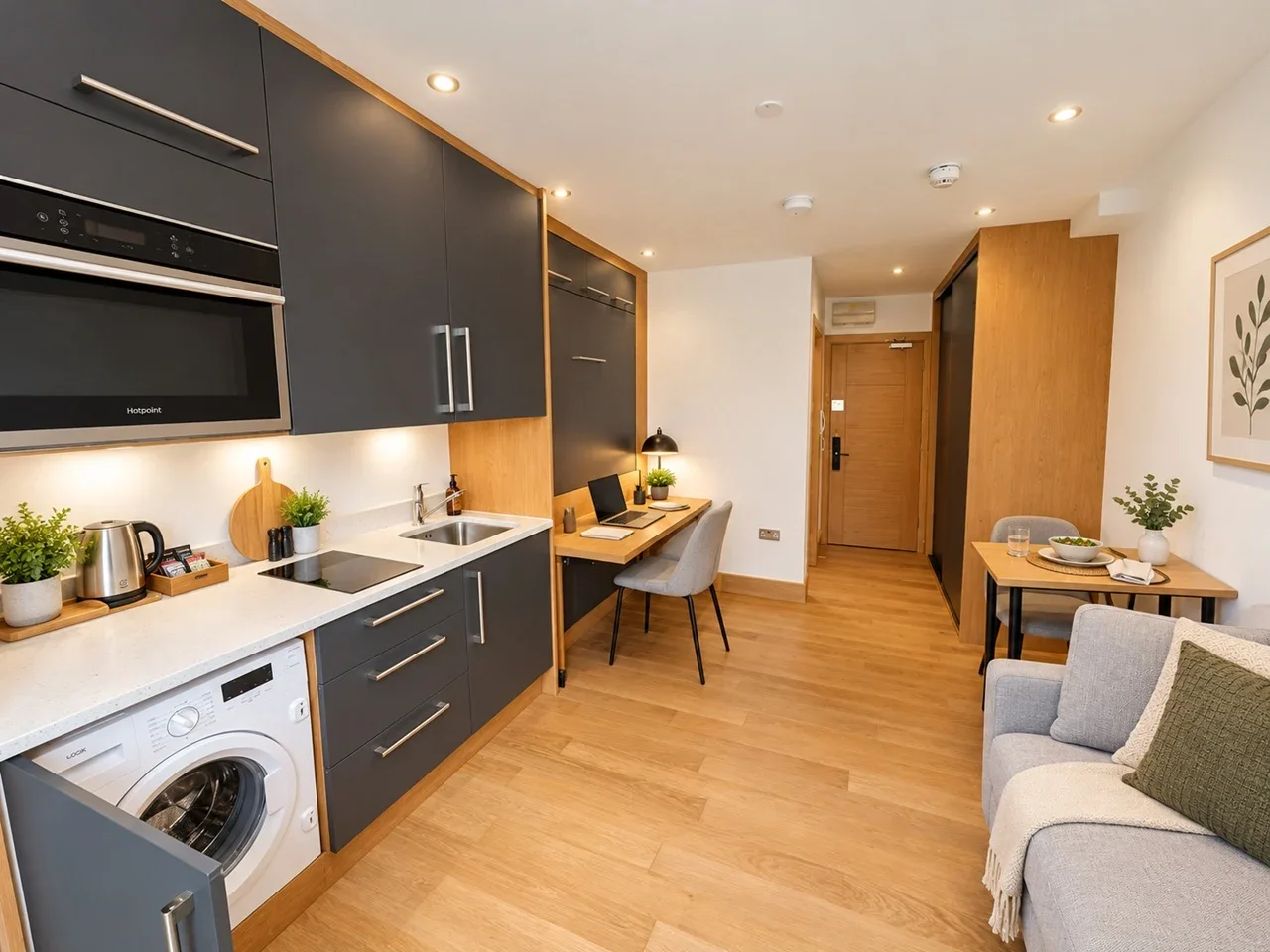 Flat Elgin Road in Greater London