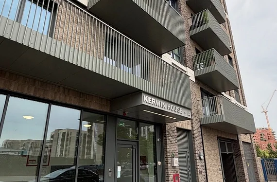 Flat Chequers Lane in Greater London