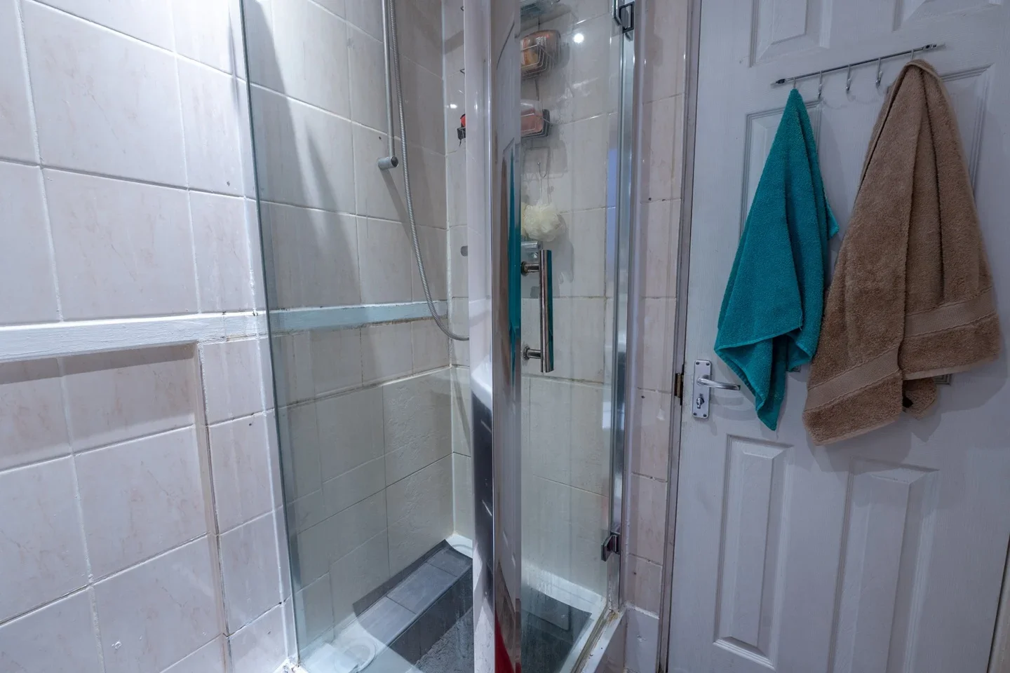 Room Burder Close in Greater London