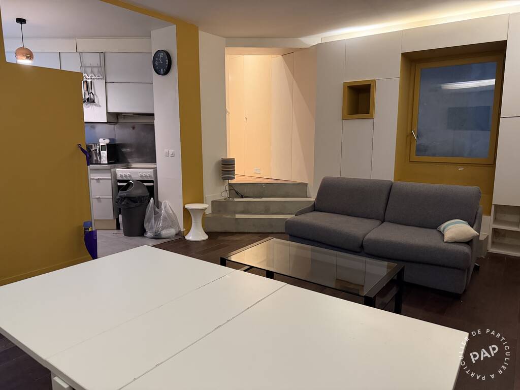 Flat Rue Antoinette Fouque in Paris