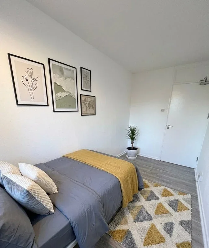 Room Waynflete Square in Greater London