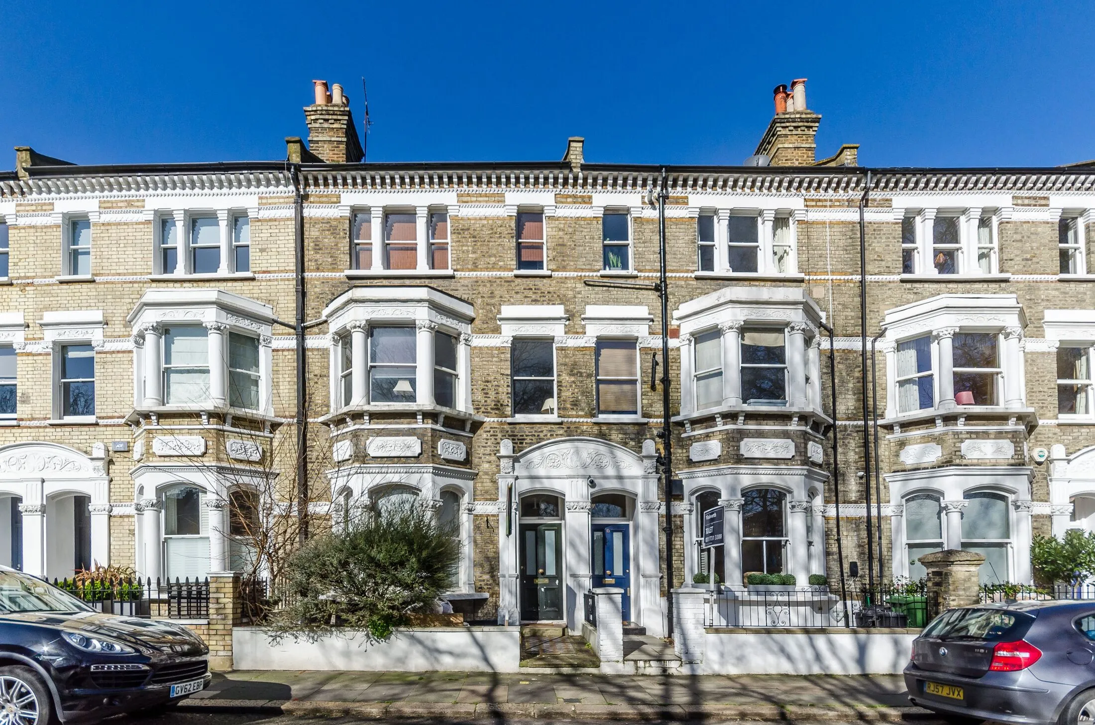 Flat Crondace Road in Greater London