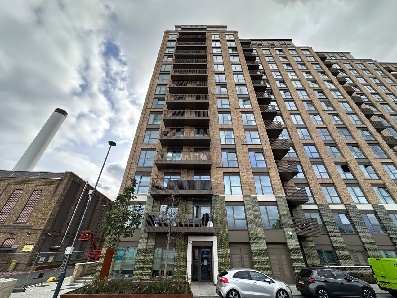 Flat Seagull Lane in Greater London