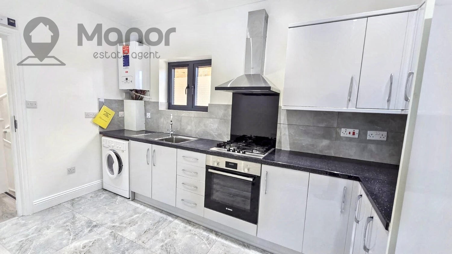 Flat Woodford Avenue in Greater London