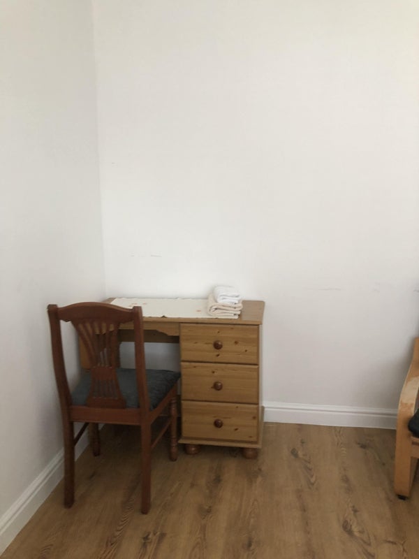 Room Froissart Road in Greater London