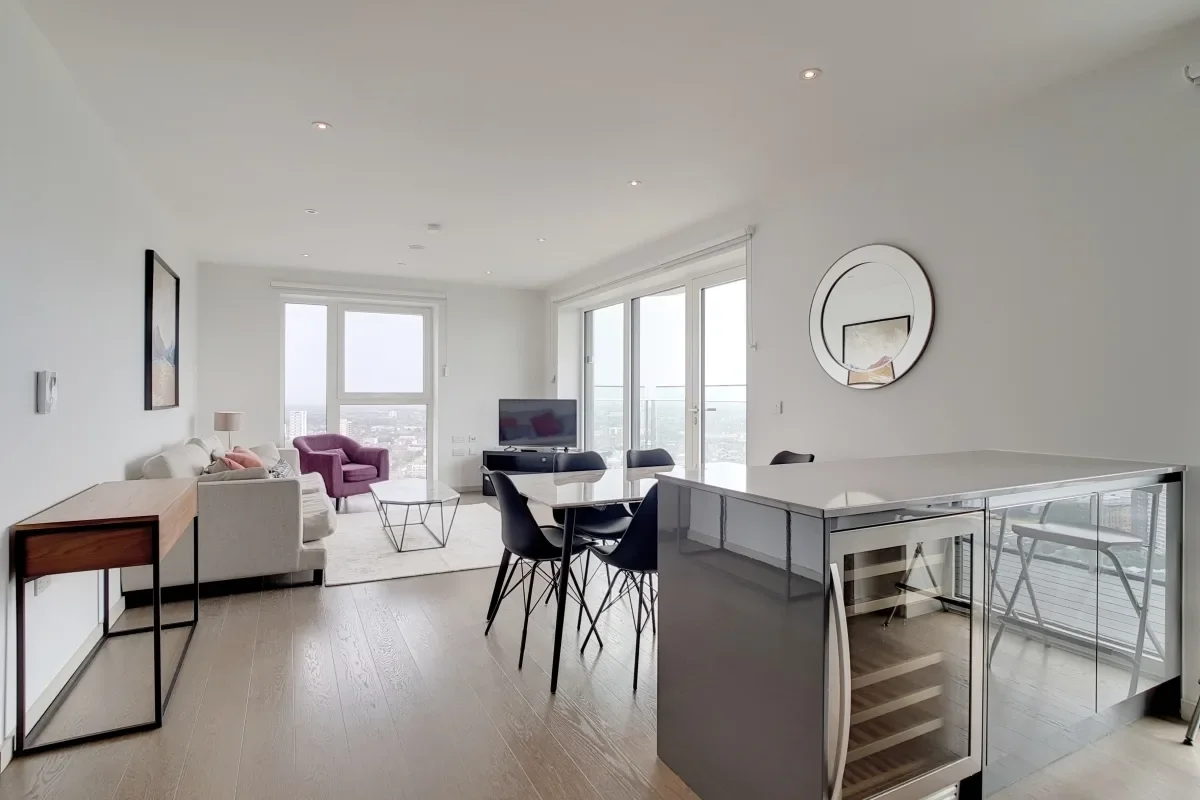Flat Layard Street in Greater London