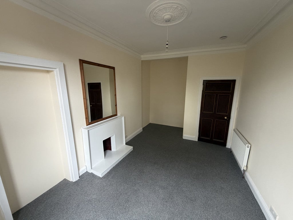 Flat Govanhill Street in Glasgow