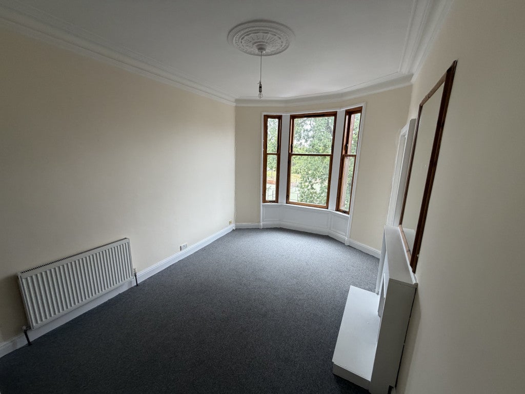 Flat Govanhill Street in Glasgow