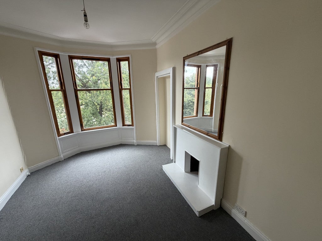 Flat Govanhill Street in Glasgow