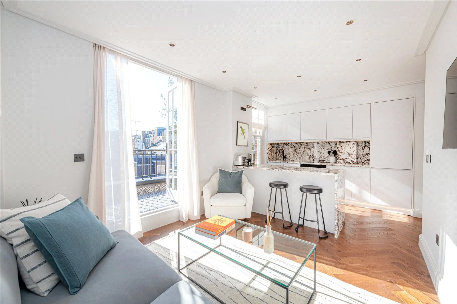Flat Berkeley Square in City of Westminster