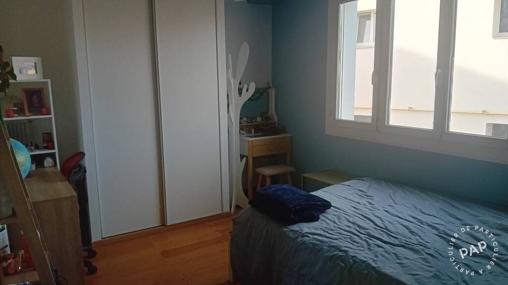 Chambre Rue des Bruyères à Rezé